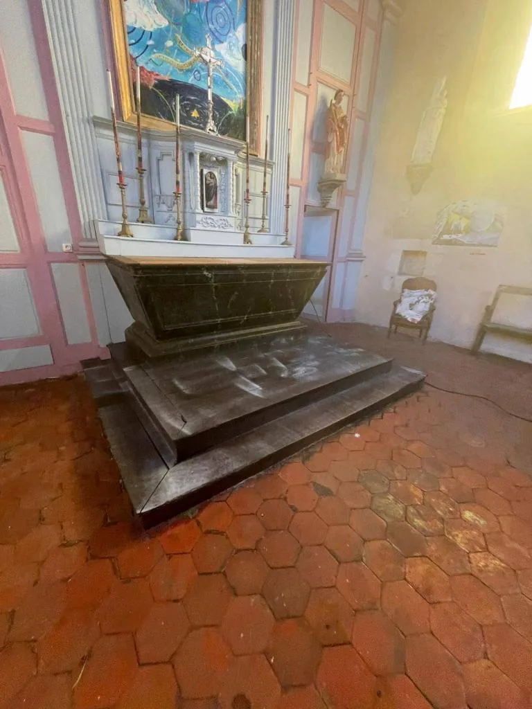 l'autel de l'eglise